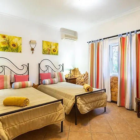 V4 Maximo Villa *
