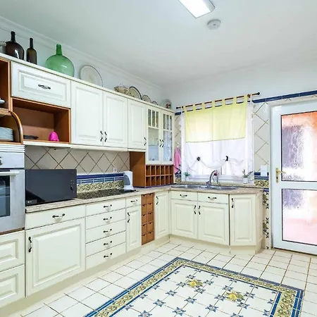 V4 Maximo Villa