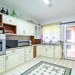 V4 Maximo Вилла